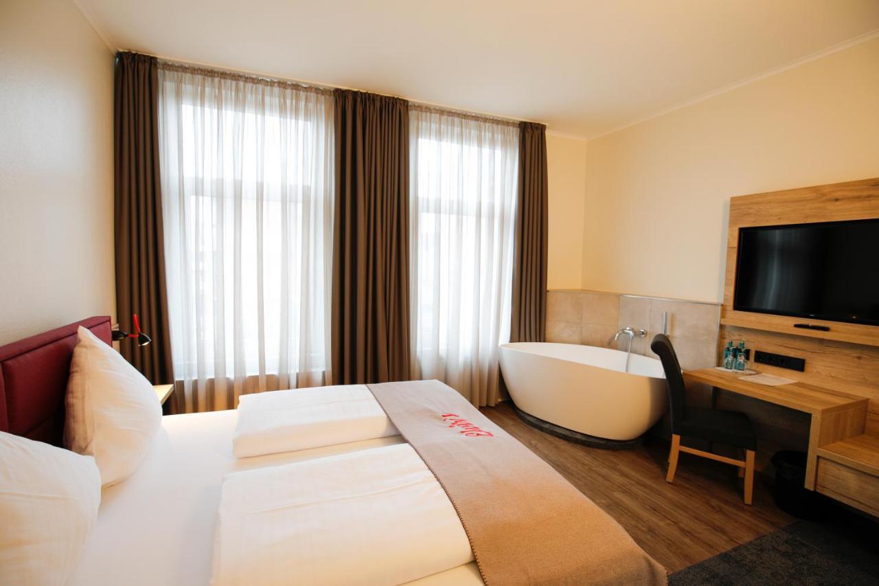 Hotel Restaurant Zur Linde Westerstede Ngoại thất bức ảnh